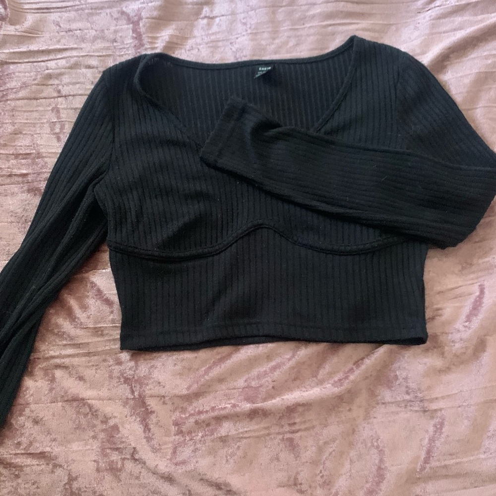 black cropped shirt